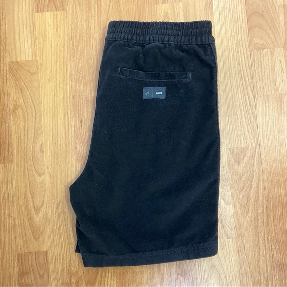 Globe Skateboards Men’s Logo Black Corduroy Shorts Size 32 - Picture 2 of 10